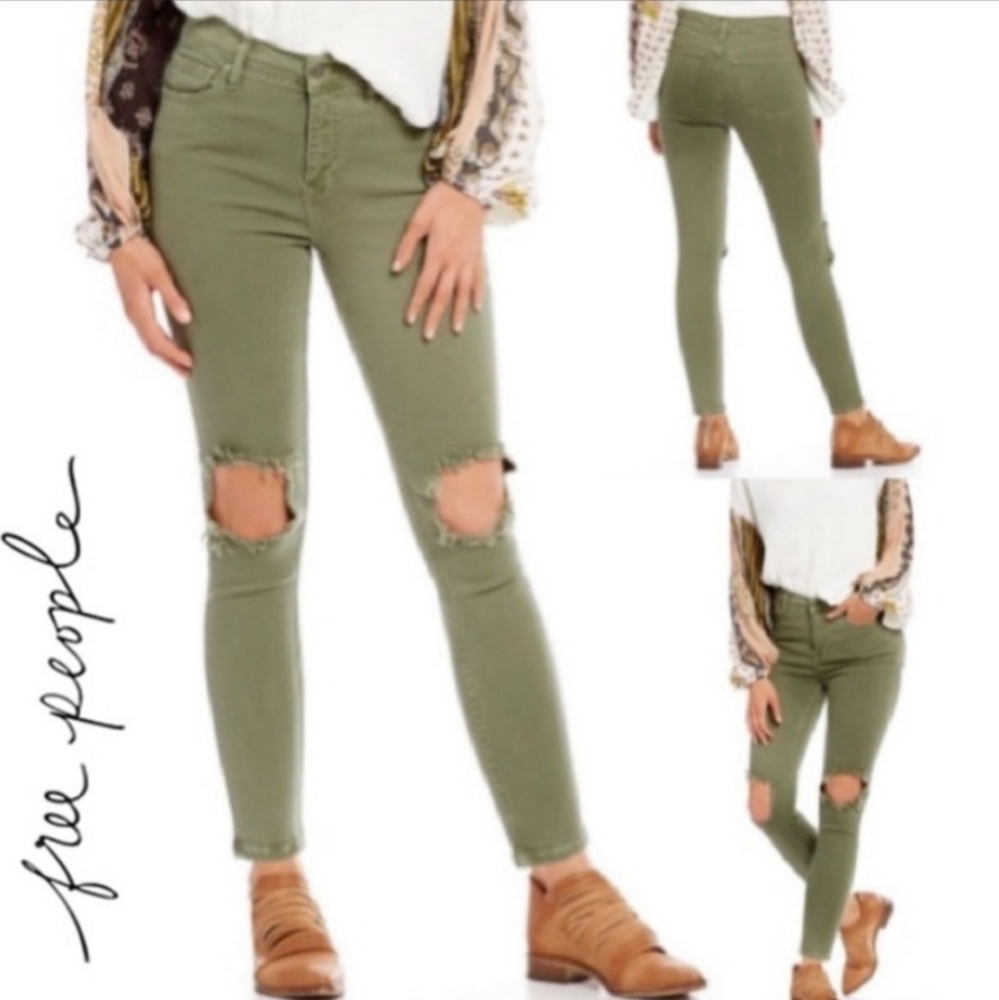 Like new busted knees free people green jeans